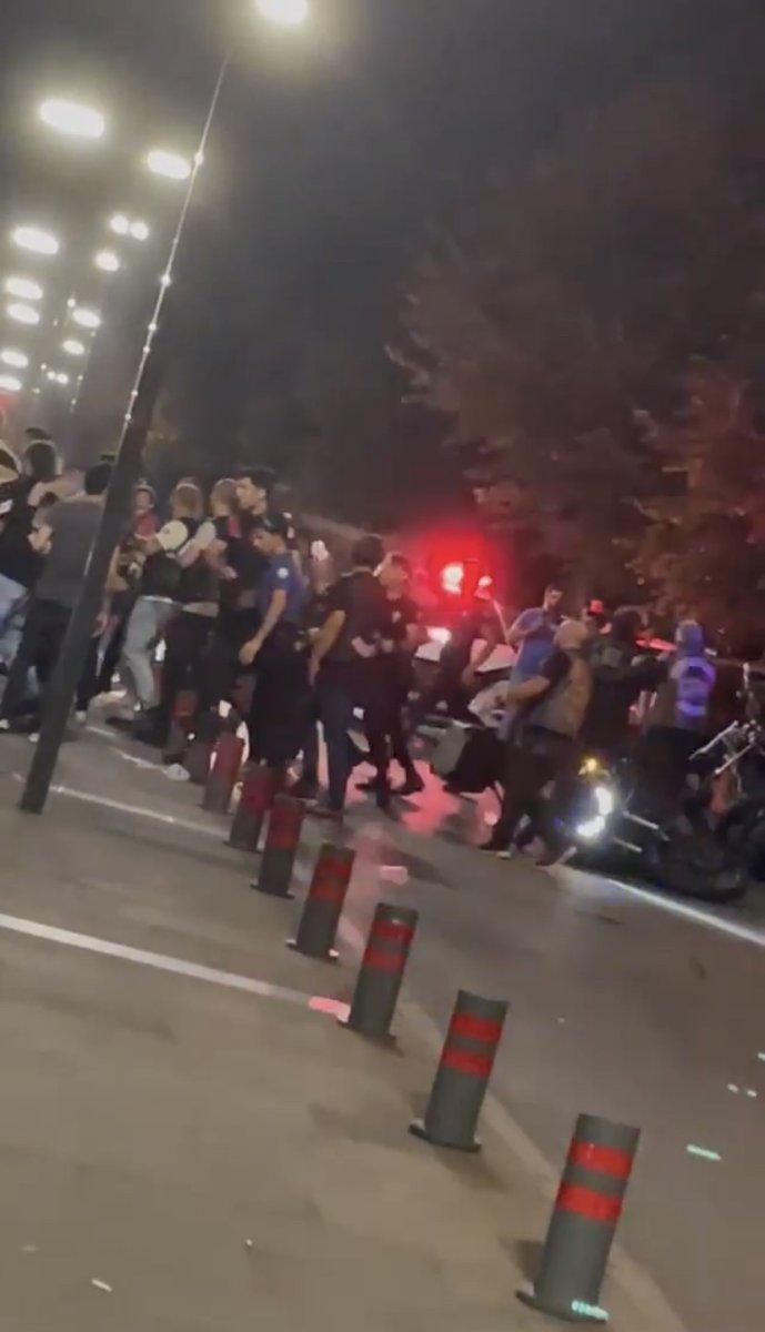 İstanbul'da şüpheli grup polise saldırdı: 3 yaralı, 6 gözaltı