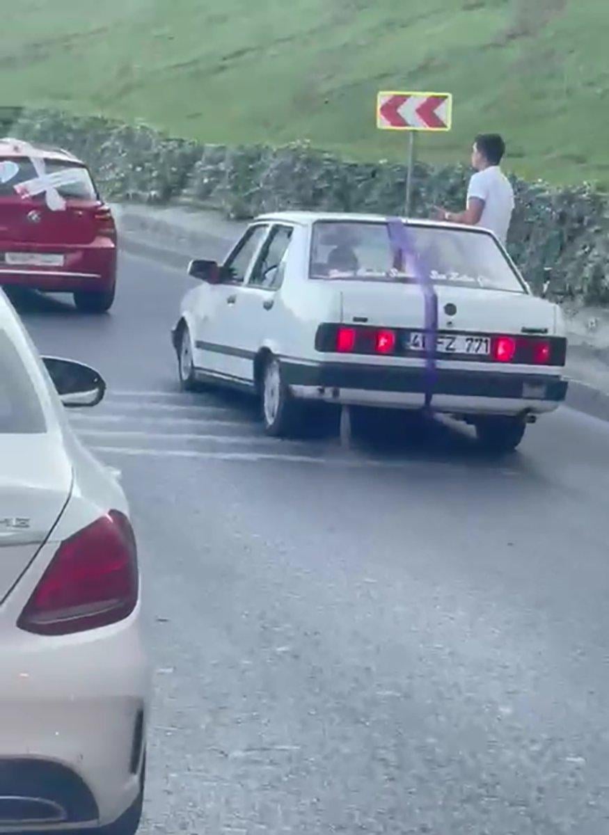 İstanbul'da düğün konvoyu, alt geçidi trafiğe kapattı