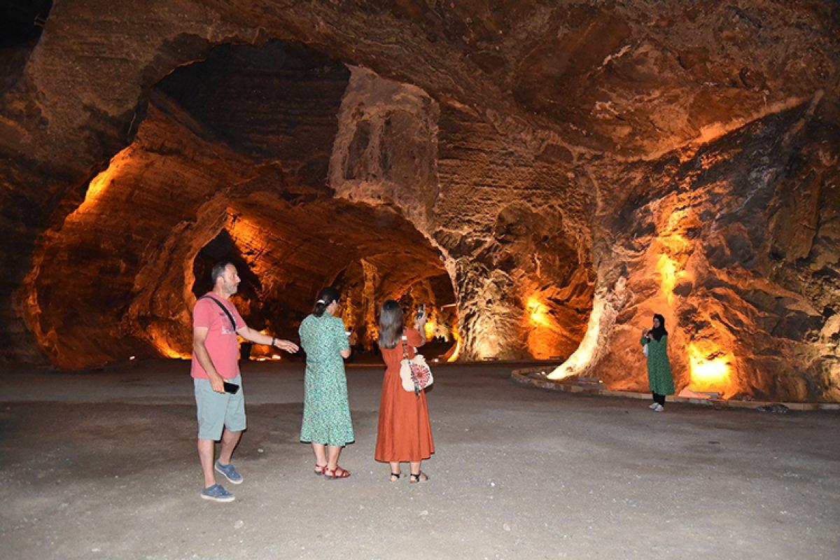 Iğdır'daki Tuz Terapi Merkezi dikkat çekiyor