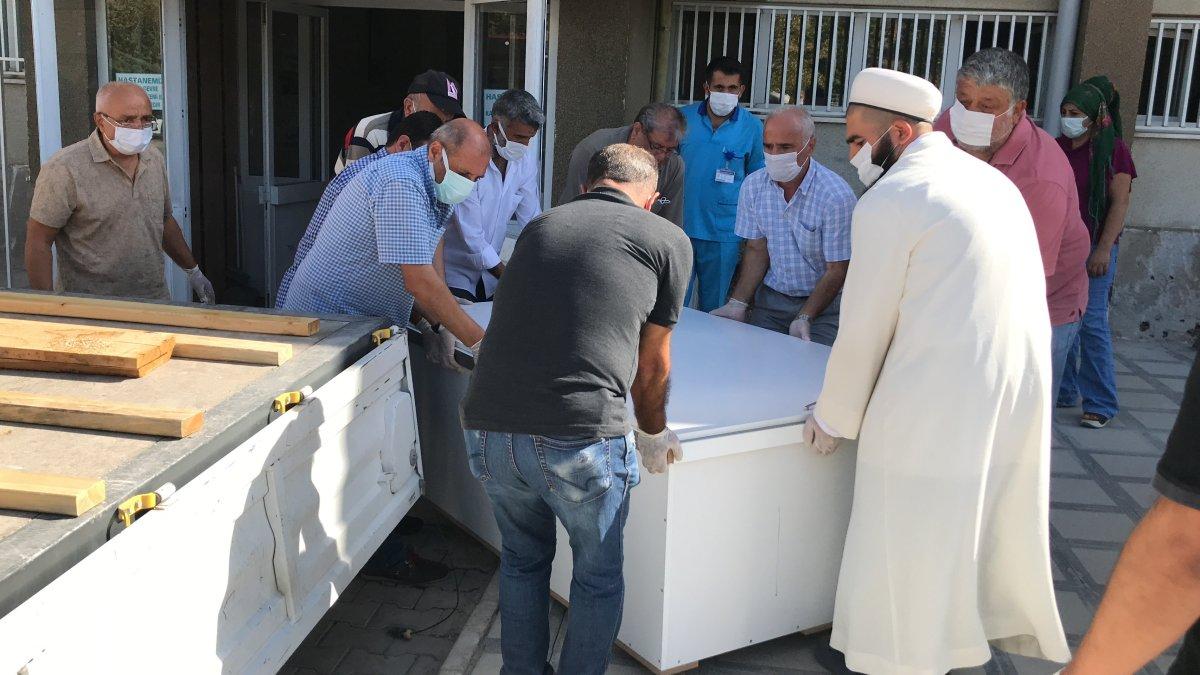 Elazığ’da 300 kiloluk adamın ölümü, 5 gün sonra fark edildi