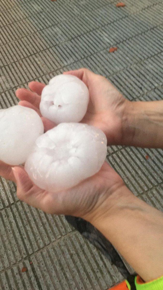 İspanya’da, tenis topu büyüklüğünde dolu yağdı