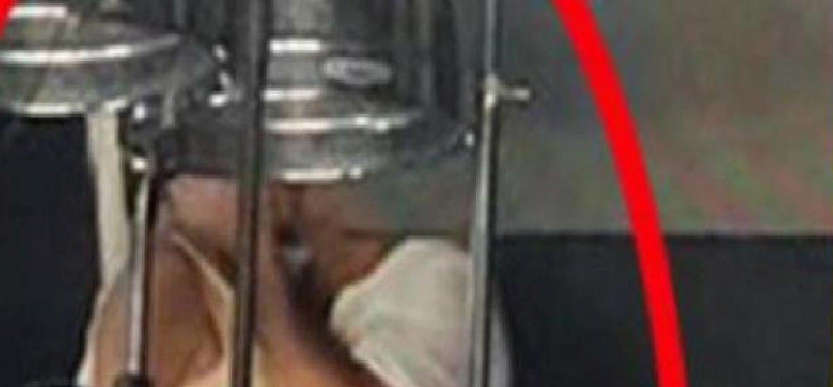 Cenk Eren: Ajda Pekkan'ı dudağından öpmedim