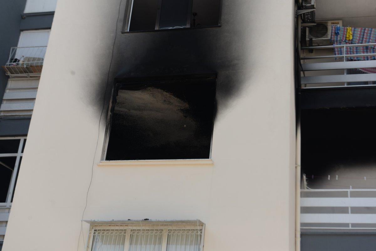 Adana'da hamile eşi bebeği aldırmak isteyince evi yaktı