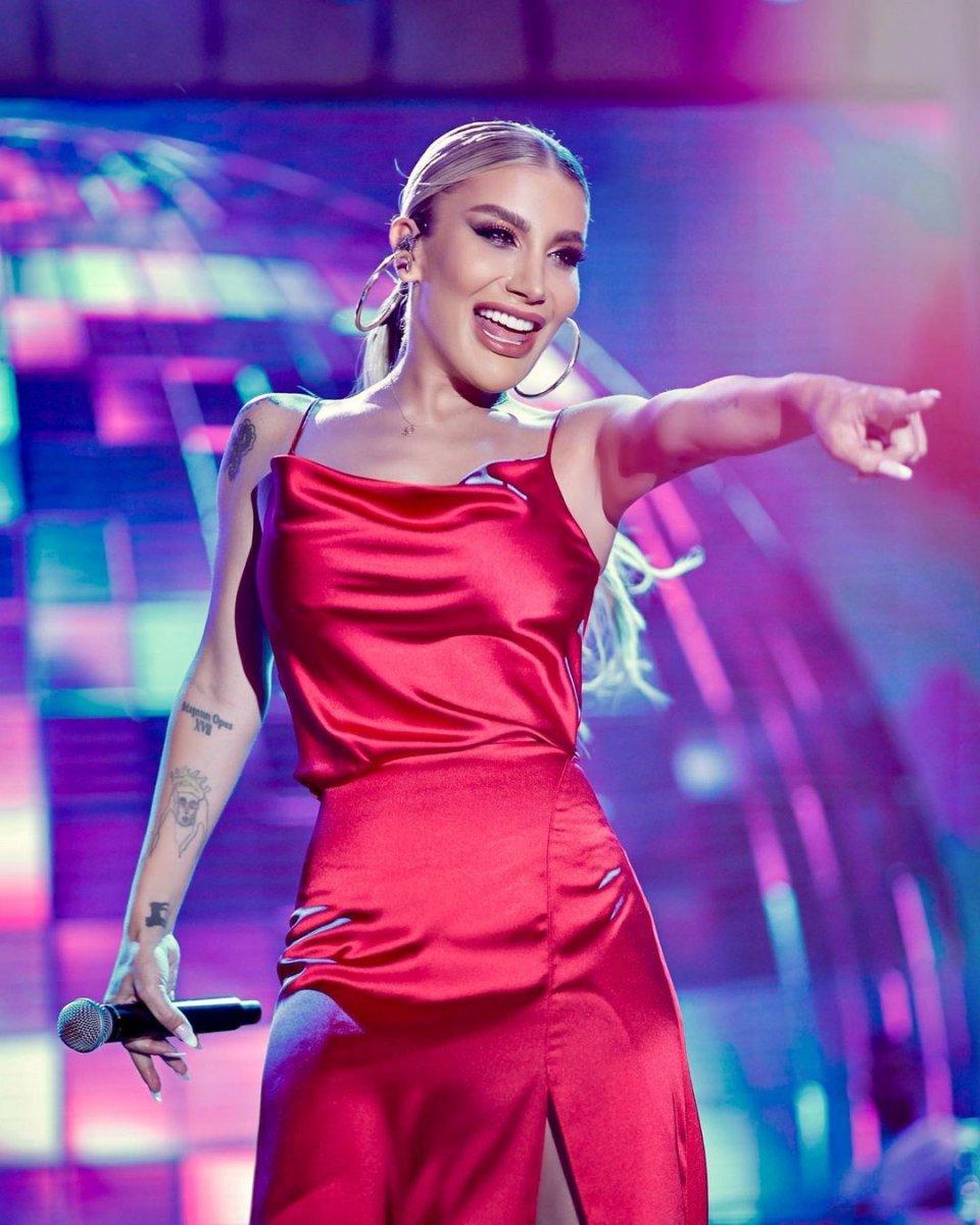 İrem Derici: Kırmızı benim rengimdir