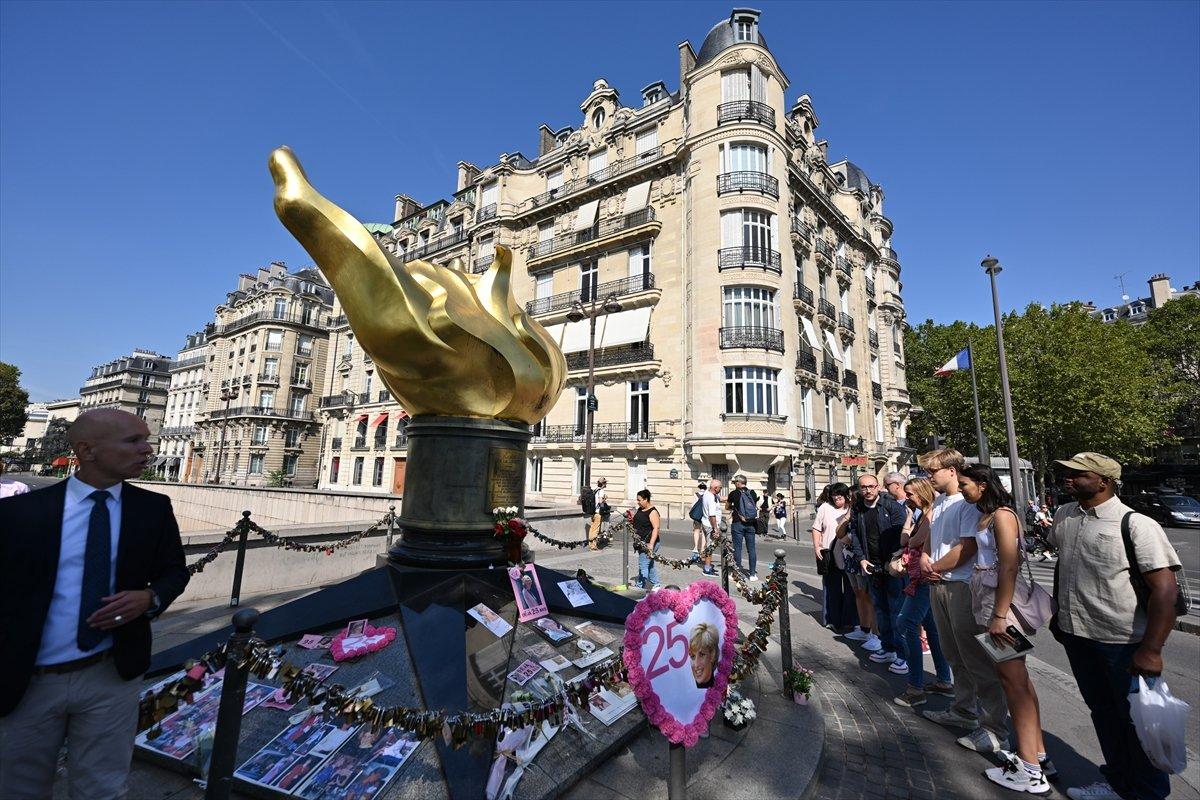 Prenses Diana, 25. ölüm yıl dönümünde Londra ve Paris'te anıldı