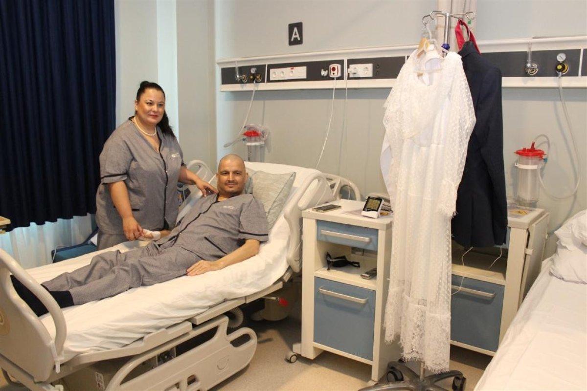 İzmir'de ameliyat öncesi nikah masasına oturan lösemi hastası taburcu oldu