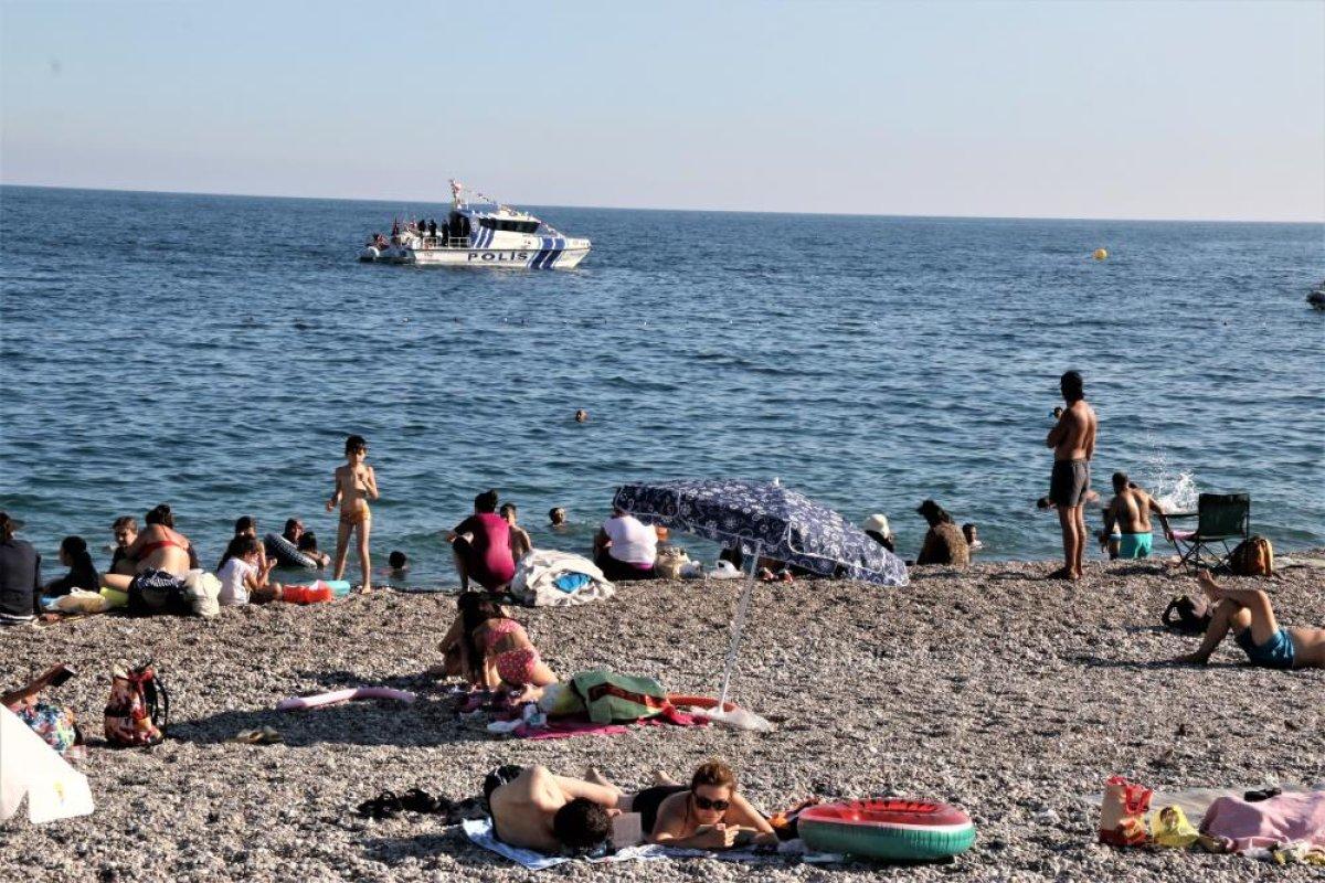 Antalya'da tatilciler boğulma ihbarına aldırış etmedi