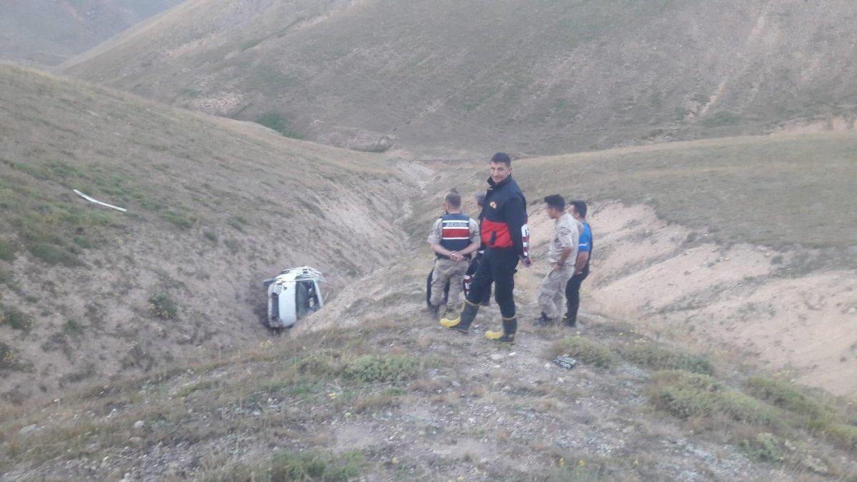 Bayburt'ta aracıyla 95 metreden uçuruma yuvarlandı: 1 ölü