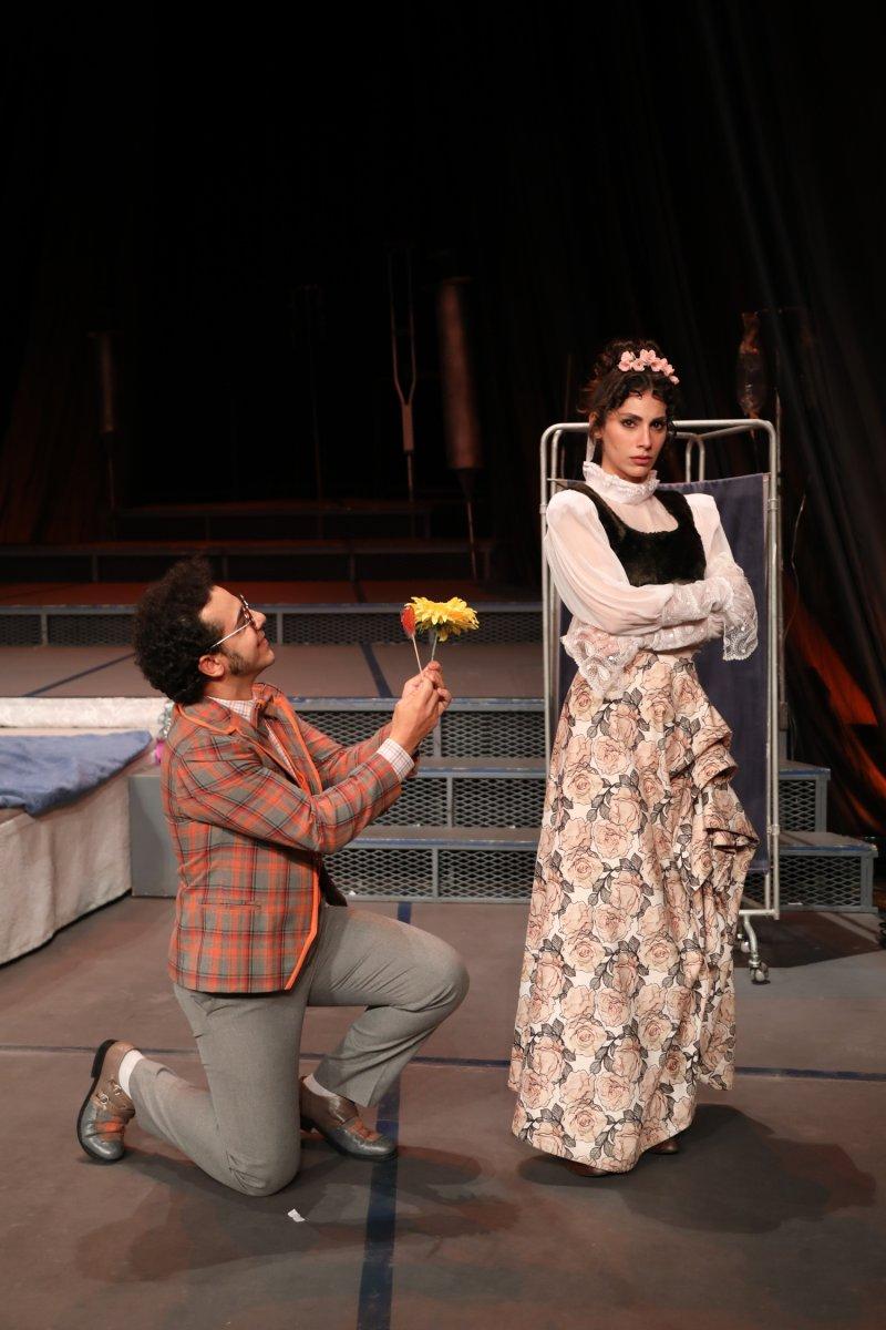 Güldürürken öğreten, öğretirken düşündüren Moliere'nın oyunu: Hastalık Hastası