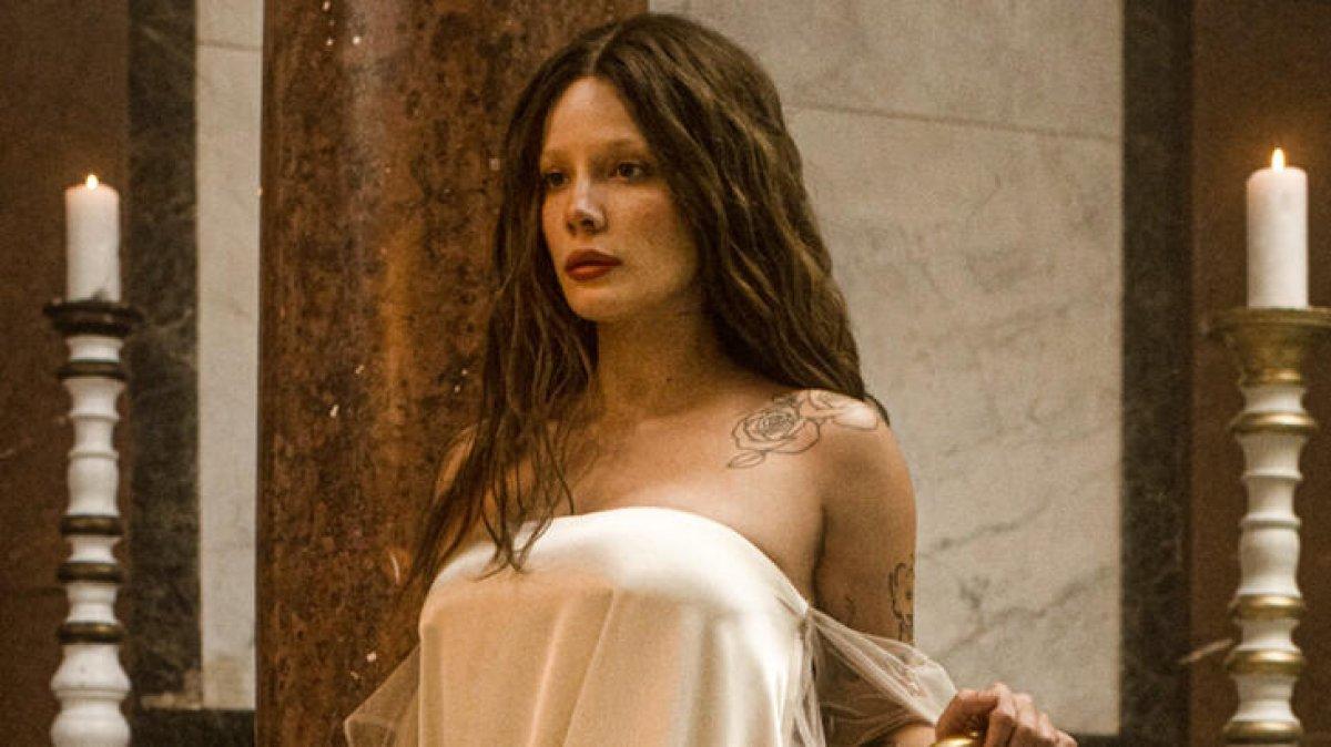 Genimde Türk kanı var diyen şarkı Halsey’in konseri için geri sayım başladı