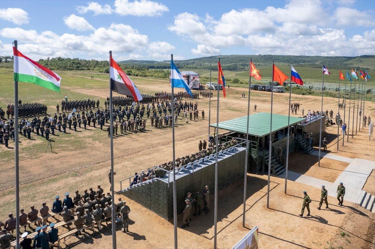 Rusya'da Vostok-2022 tatbikatı başladı