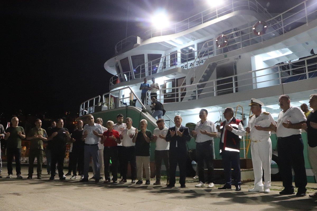 Balıkçılar av yasağının kalkmasıyla birlikte 'Vira Bismillah' dedi