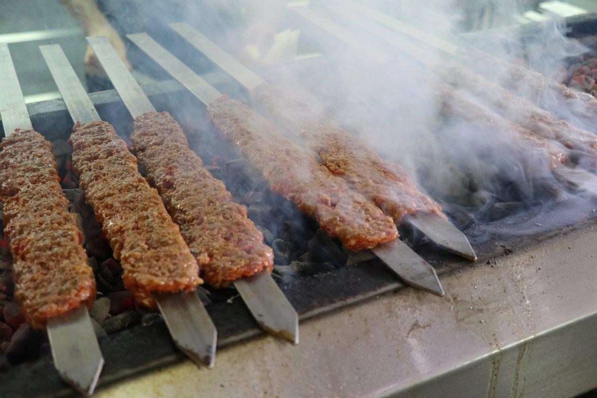 Adanalı kebapçılar: Eleman bulamıyor, biz çalışıyoruz