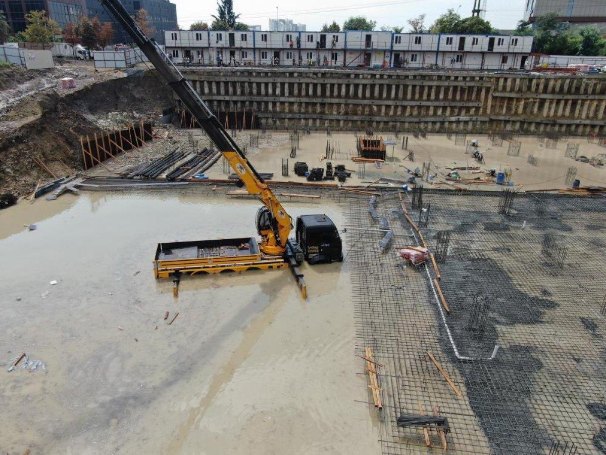 İstanbul'da şiddetli yağmur su baskınlarına neden oldu