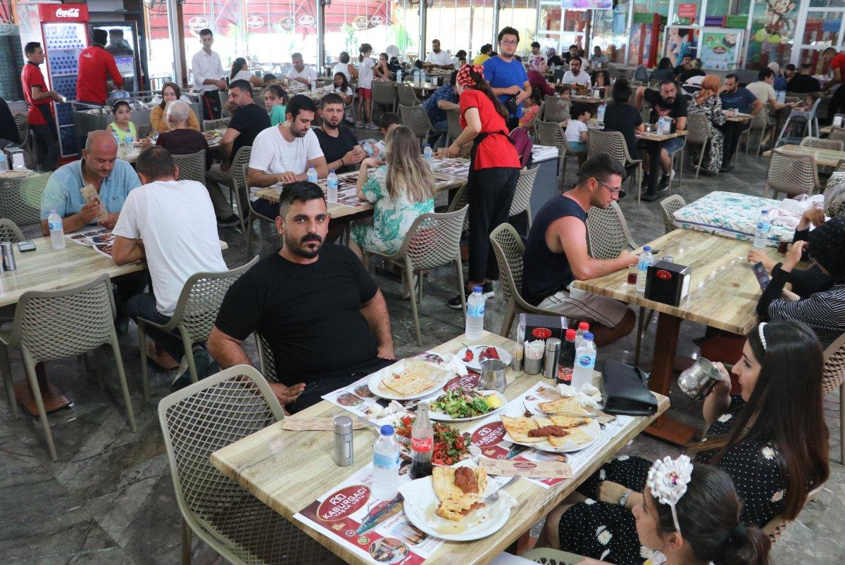 Adanalı kebapçılar: Eleman bulamıyor, biz çalışıyoruz