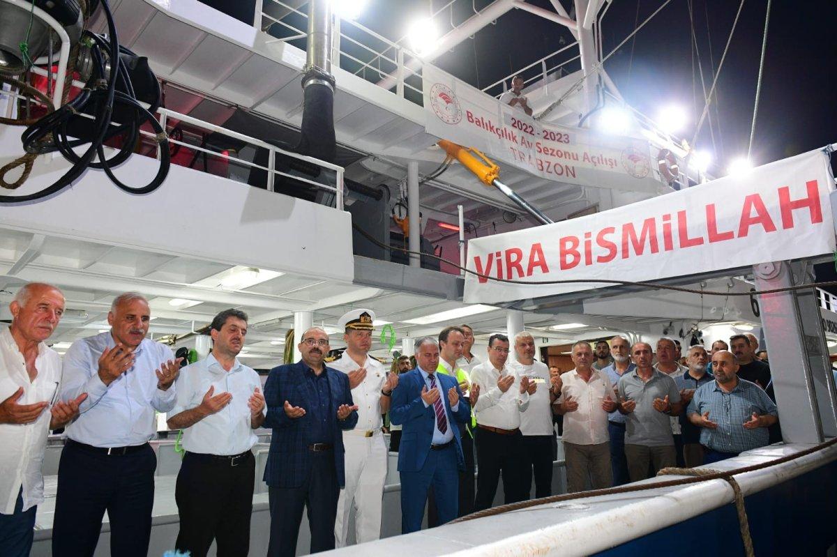 Balıkçılar av yasağının kalkmasıyla birlikte 'Vira Bismillah' dedi