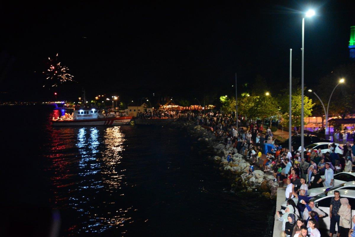 Balıkçılar av yasağının kalkmasıyla birlikte 'Vira Bismillah' dedi