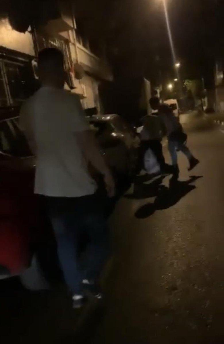 Fatih’te taksiciler kovaladıkları adamı öldüresiye dövdü