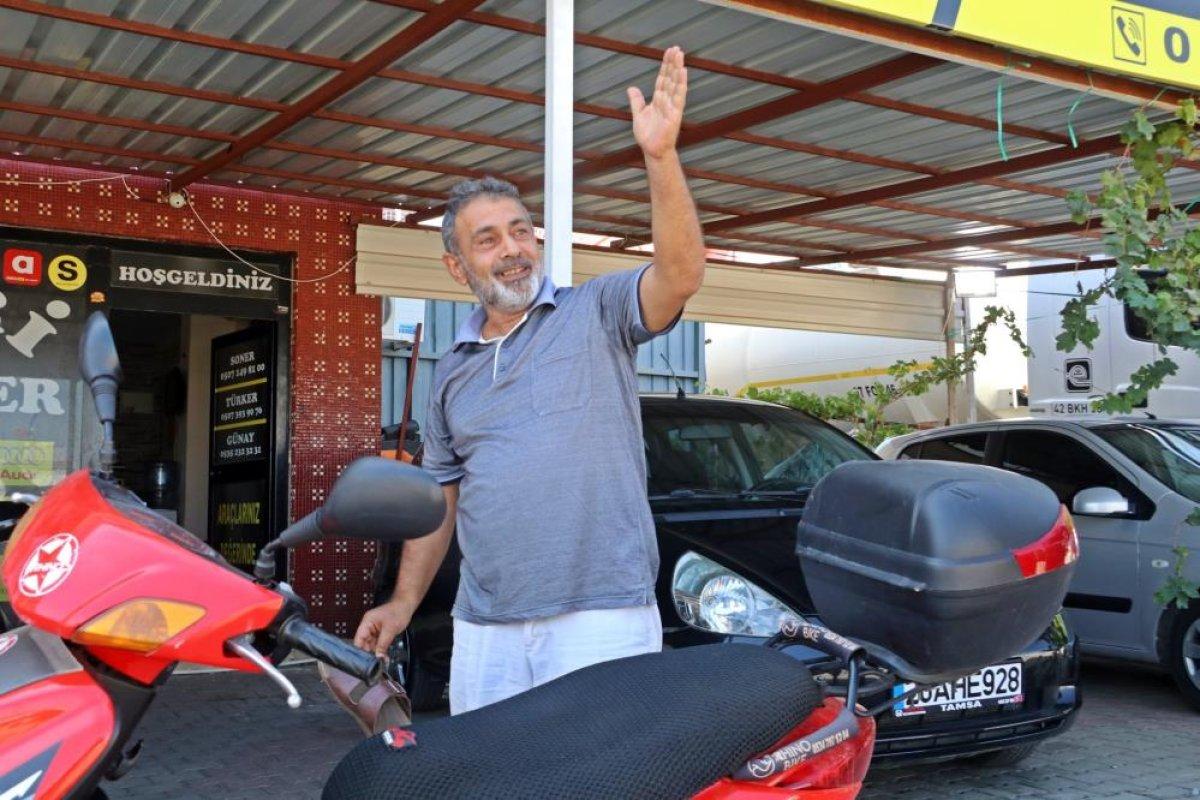 Antalya'da motosikletini çalmaya çalışan hırsızın üzerine uçtu