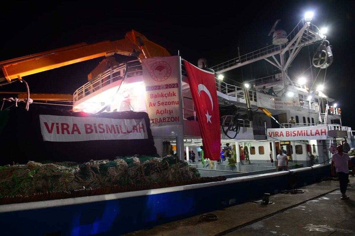 Balıkçılar av yasağının kalkmasıyla birlikte 'Vira Bismillah' dedi