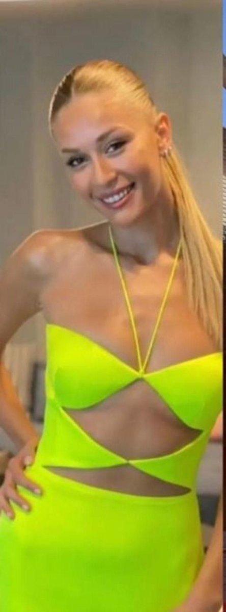 Ayça Çağla Altunkaya’nın fosforlu elbisesinin fiyatı