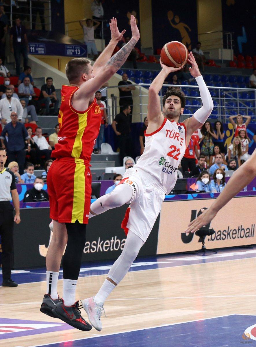 12 Dev Adam, EuroBasket'e galibiyetle başladı