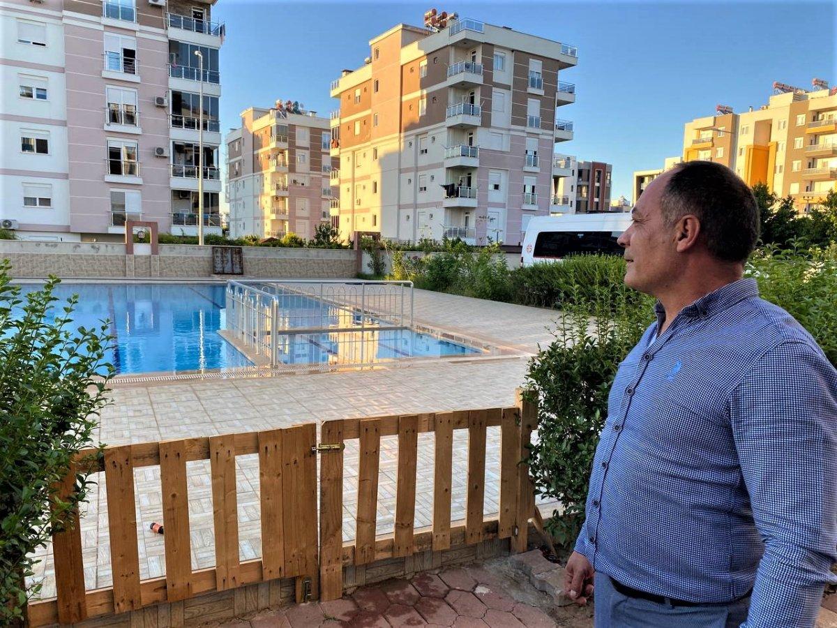 Antalya’da hırsız, site sakinlerini bezdirdi