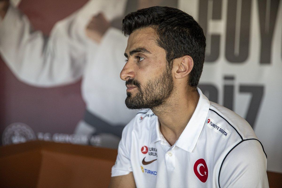 Van depreminde ayağını kaybeden Okan Şahiner'in milli futbolculuk hikayesi