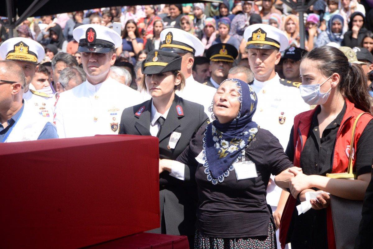 Mersinli şehit toprağa verildi