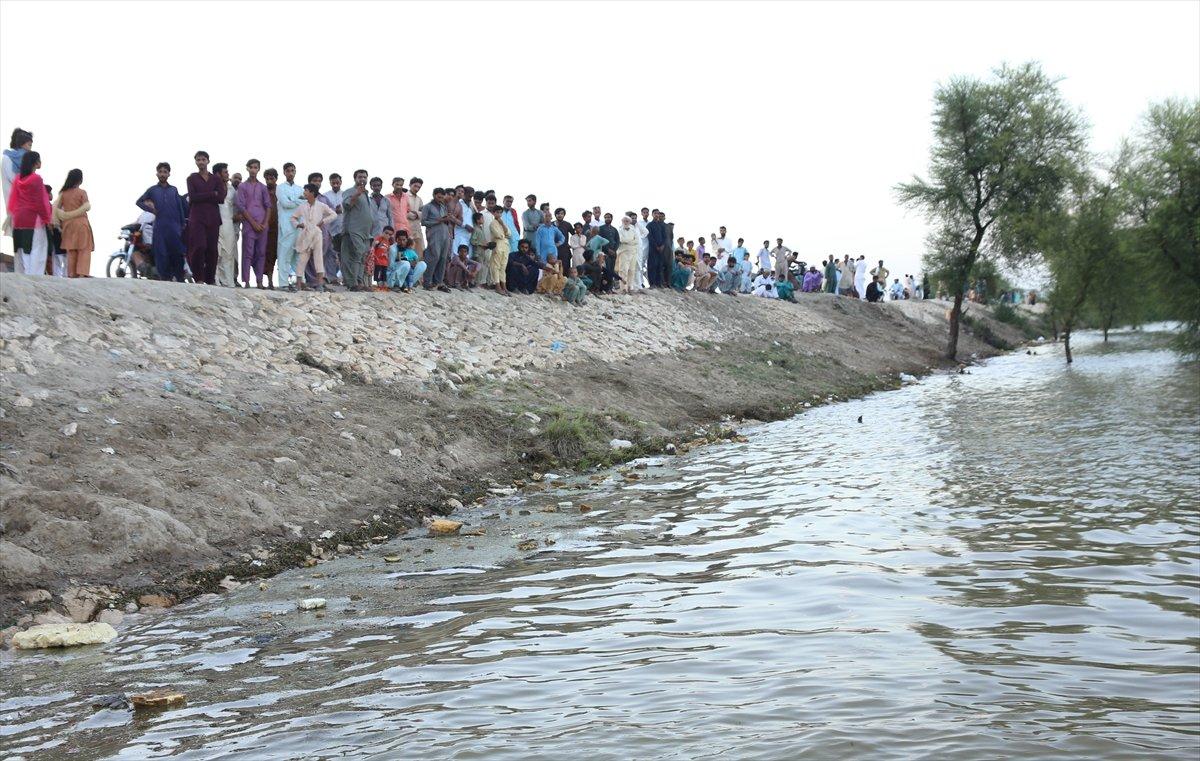 Süleyman Soylu ve Murat Kurum, selden etkilenen Pakistan'da