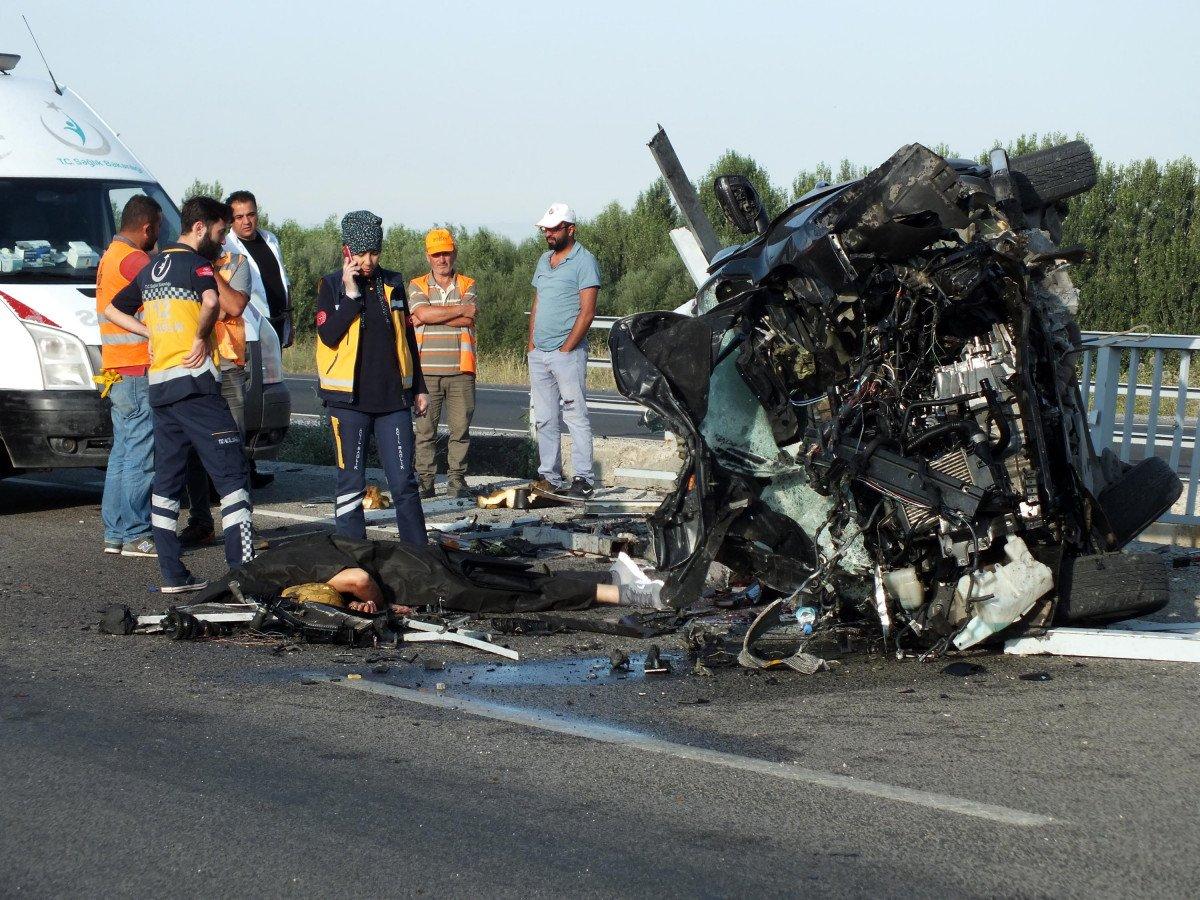 Yozgat'ta feci kaza: 3 ölü, 1 yaralı