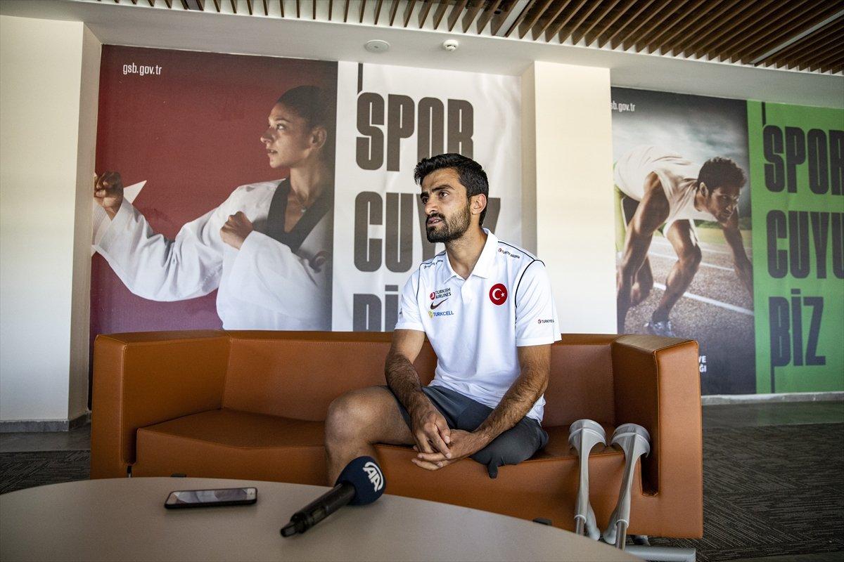 Van depreminde ayağını kaybeden Okan Şahiner'in milli futbolculuk hikayesi