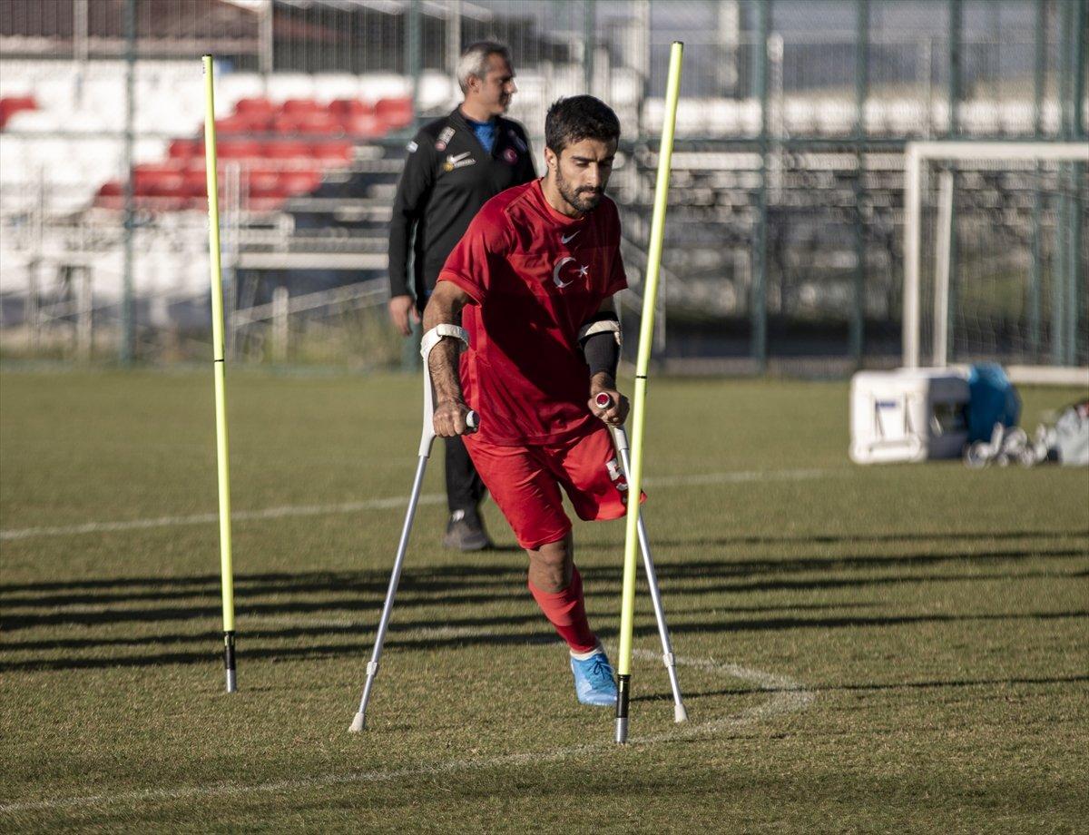 Van depreminde ayağını kaybeden Okan Şahiner'in milli futbolculuk hikayesi
