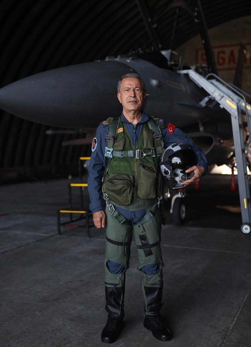 Hulusi Akar: Yunanistan'ın şımarıklığına cevap vermeyi sürdüreceğiz