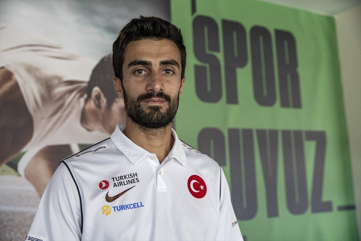 Van depreminde ayağını kaybeden Okan Şahiner'in milli futbolculuk hikayesi