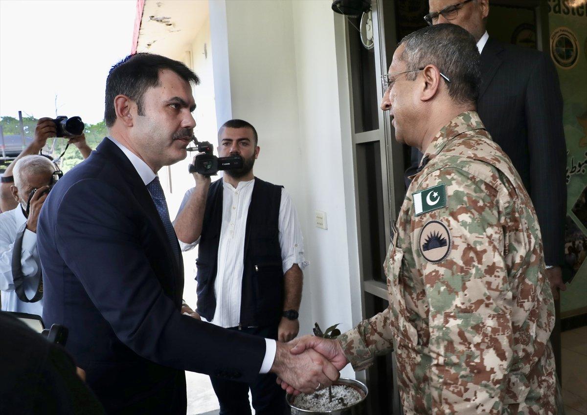 Süleyman Soylu ve Murat Kurum, selden etkilenen Pakistan'da