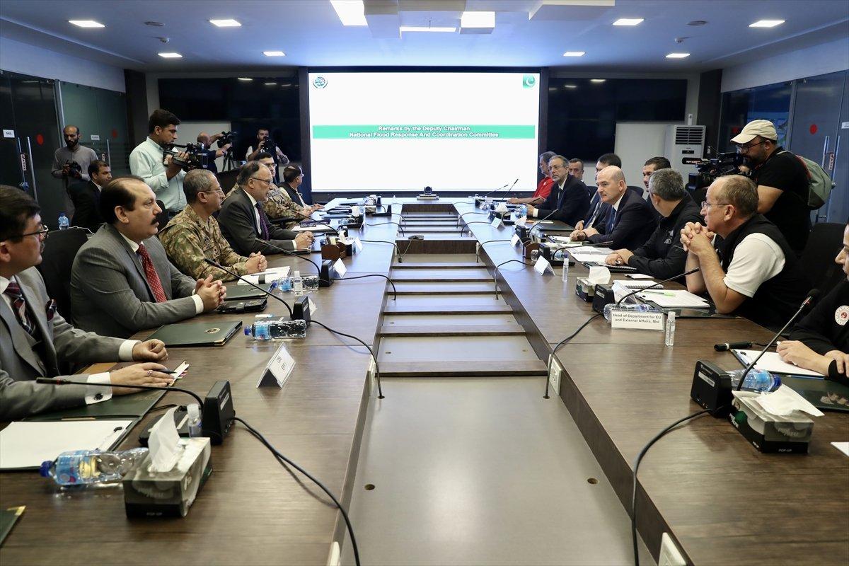 Süleyman Soylu ve Murat Kurum, selden etkilenen Pakistan'da