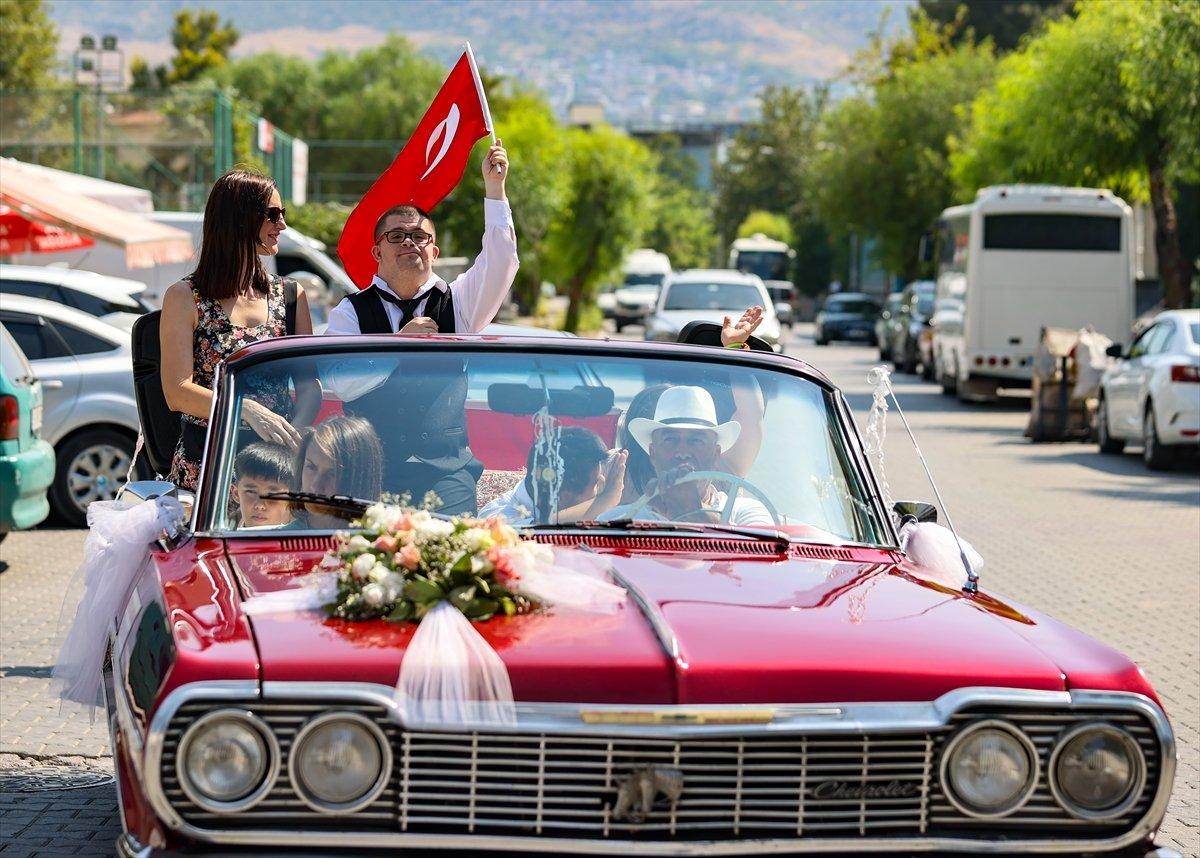İzmir'de down sendromlu Oğuzhan'ın damatlık hayali gerçekleştirildi