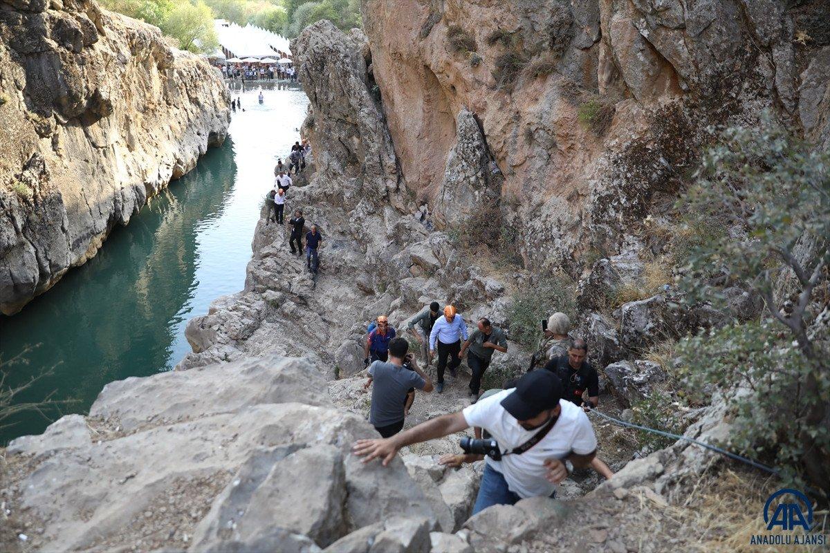 İçişleri Bakanı Süleyman Soylu, Diyarbakır Lice'de gençlerle buluştu