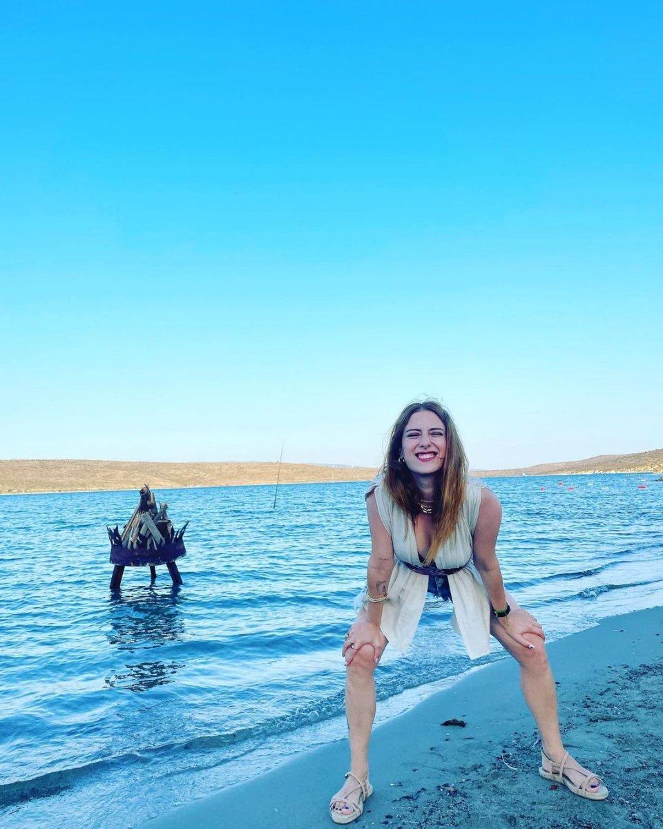 Hazal Kaya bebeğinin cinsiyetini açıkladı