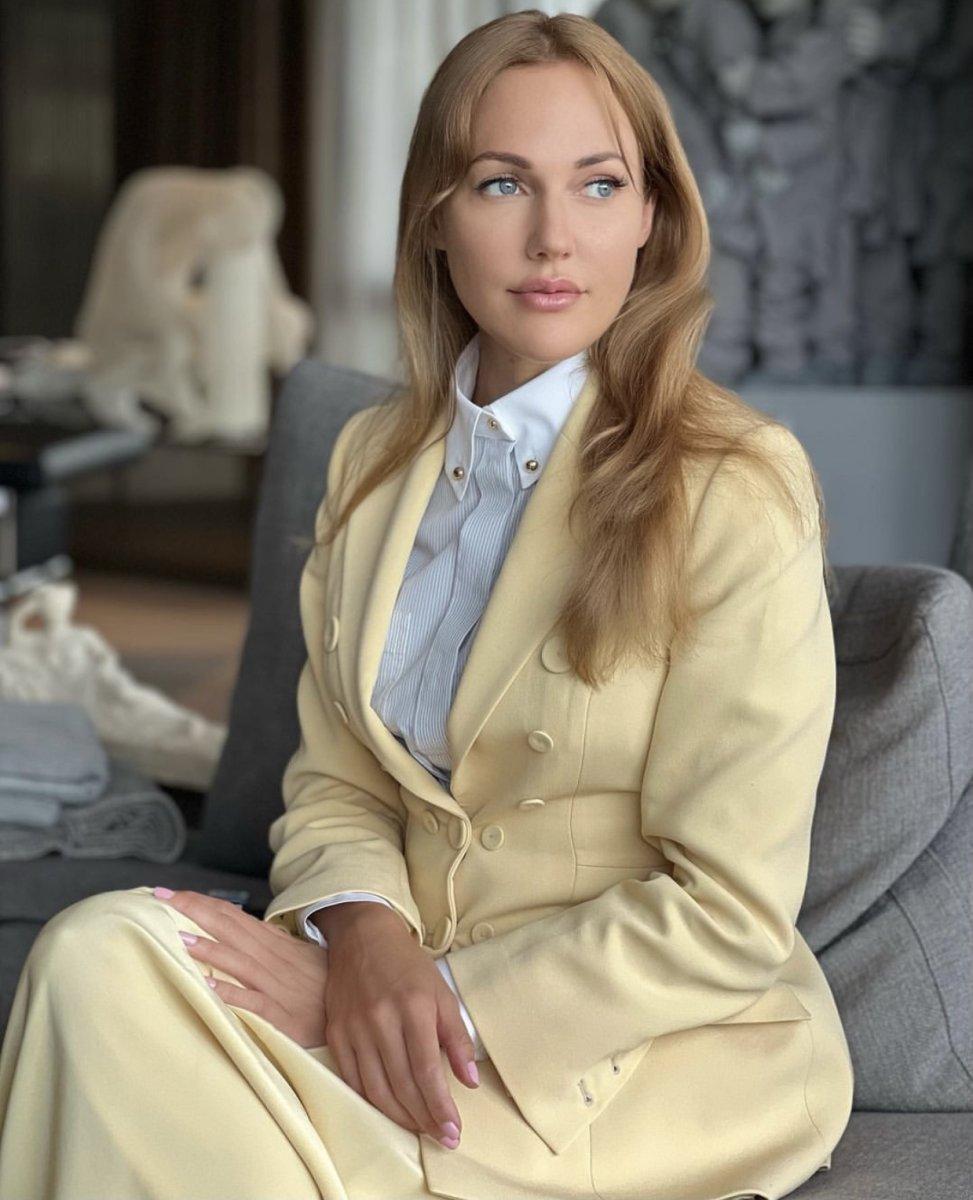 Meryem Uzerli makyajsız haliyle sevenlerini büyüledi