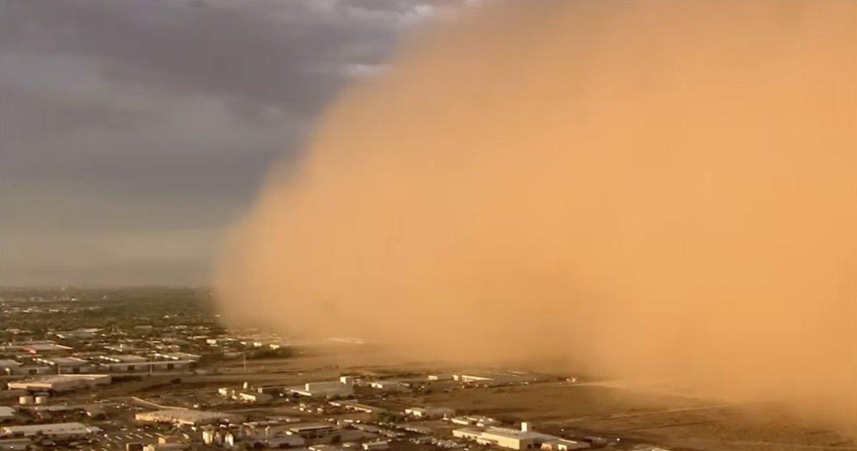 Arizona'yı kum fırtınası vurdu