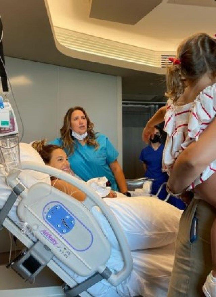 Yeniden anne olan Seda Bakan'dan kızlarıyla poz