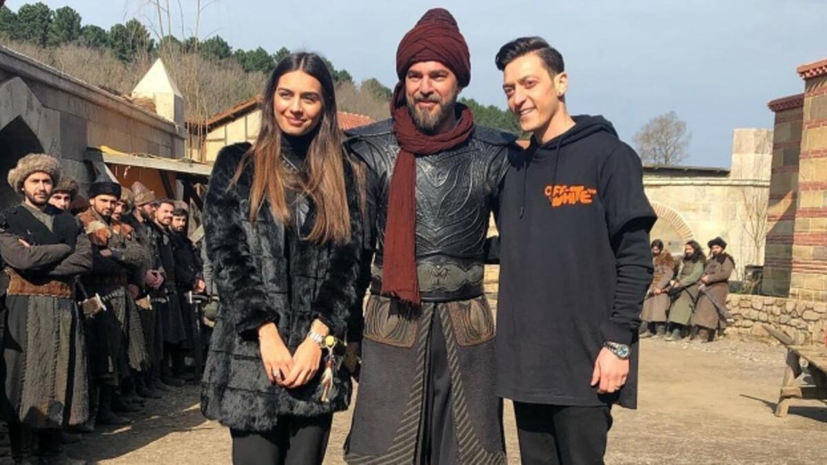 Mesut Özil'den Diriliş Ertuğrul paylaşımı