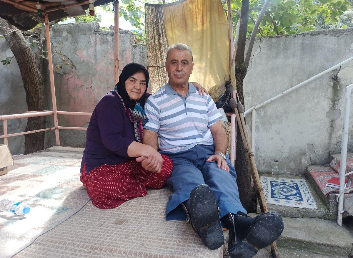 Kahramanmaraş'ta 37 yıldır yatalak eşine bebek gibi bakıyor