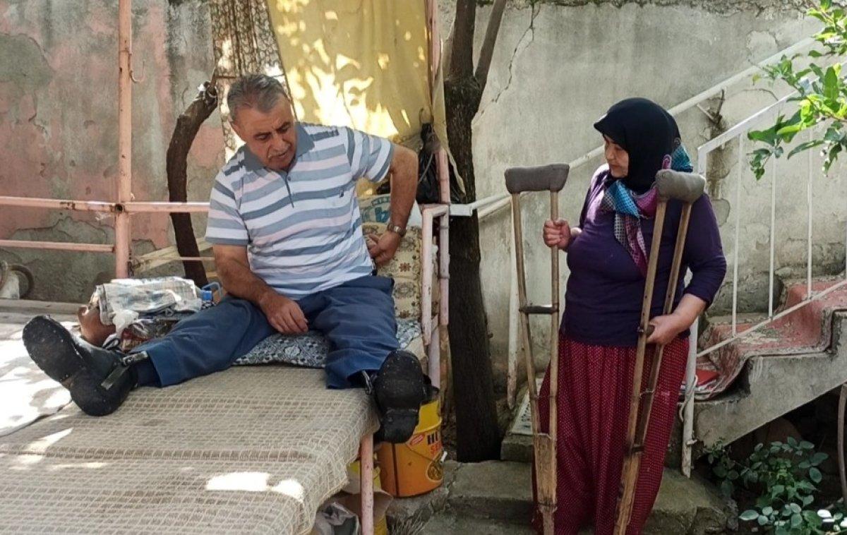Kahramanmaraş'ta 37 yıldır yatalak eşine bebek gibi bakıyor