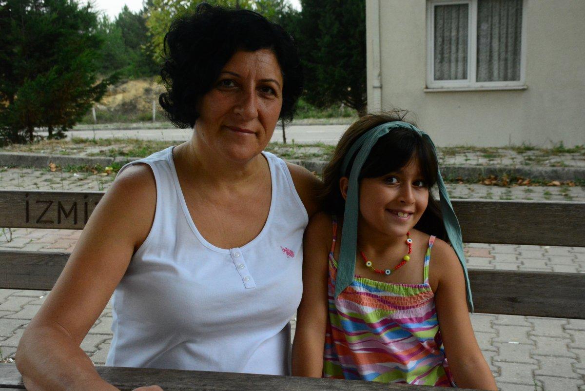 Kocaeli'de çocuklarını oyunculuk ajansına yazdıran anneye icra geldi