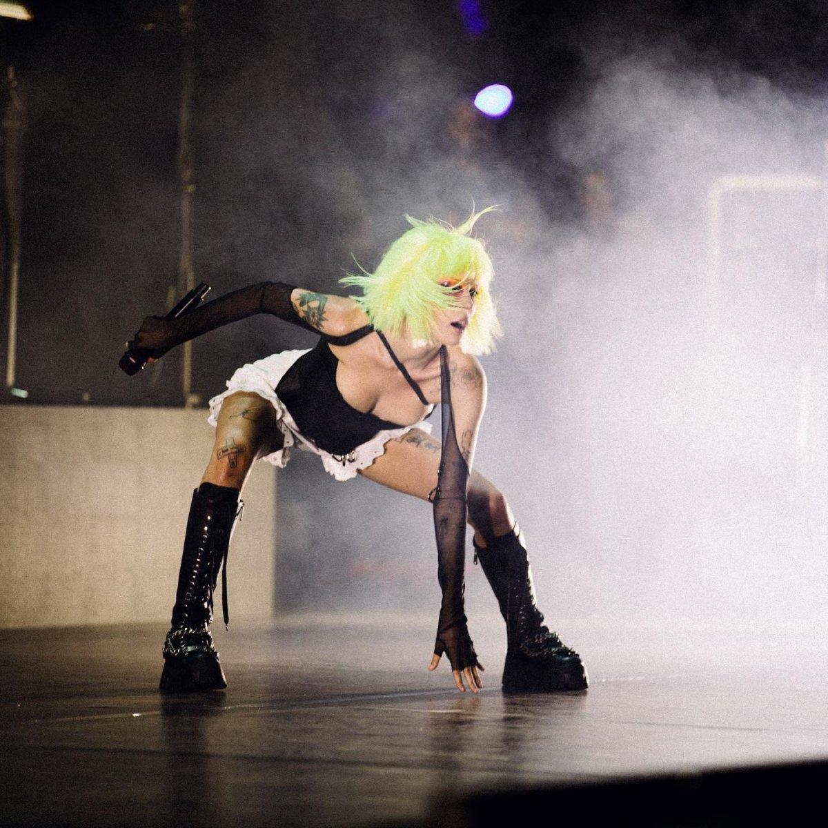 Halsey, İstanbul konserinde Türkçe konuştu