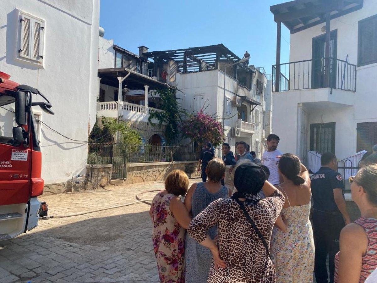 Muğla'da evi yanan kadın, 2'nci kattan atladı