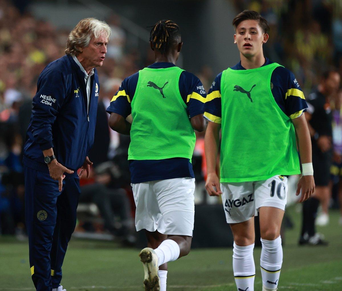 Jorge Jesus: Artık transfer yapmayı düşünmüyoruz